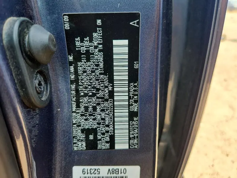 2010 TOYOTA SIENNA LE 8-PASSENGER  