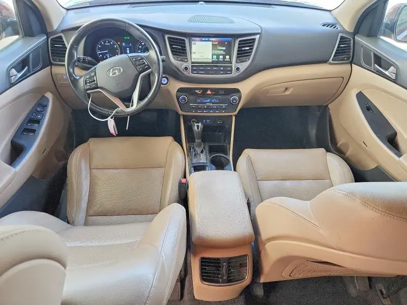 2017 HYUNDAI TUCSON SE PLUS  