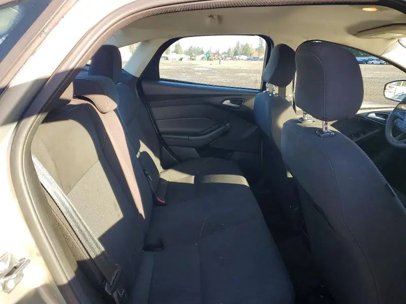2016 FORD FOCUS SE  