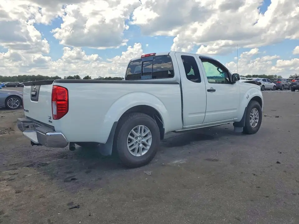 2017 NISSAN FRONTIER SV V6  