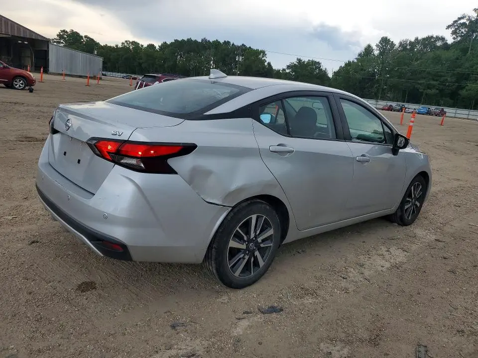 2021 NISSAN VERSA SV  