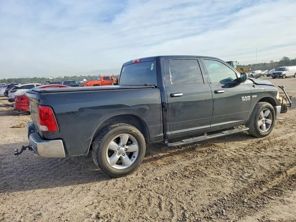 2013 RAM 1500 SLT  