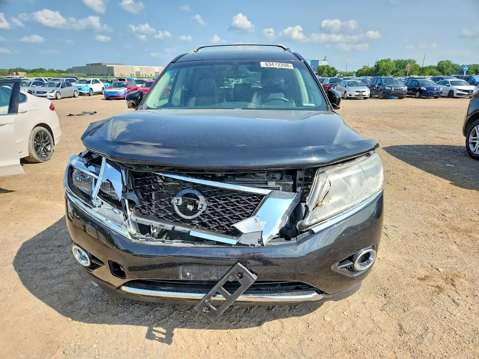 2016 NISSAN PATHFINDER SL  