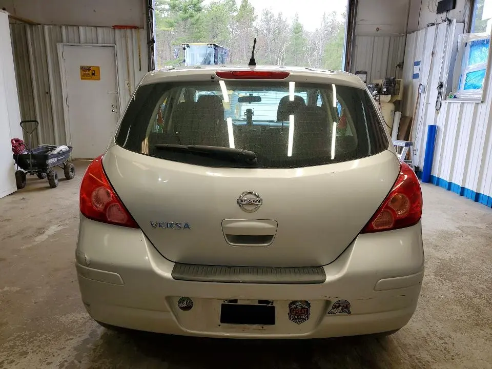2011 NISSAN VERSA 1.8 S  