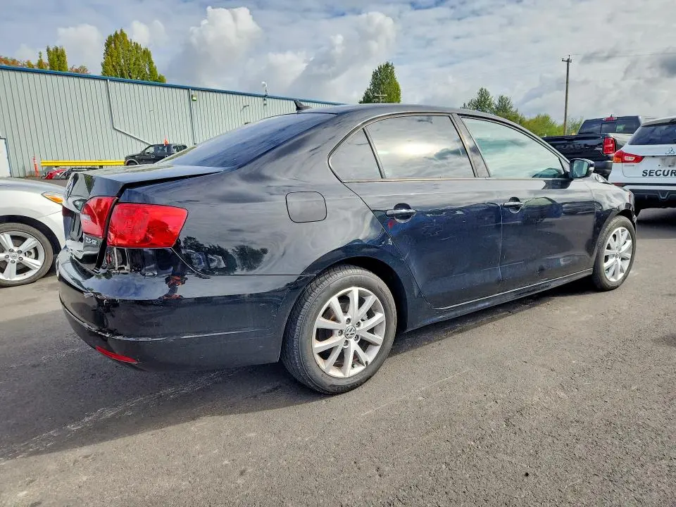 2012 VOLKSWAGEN JETTA SE  