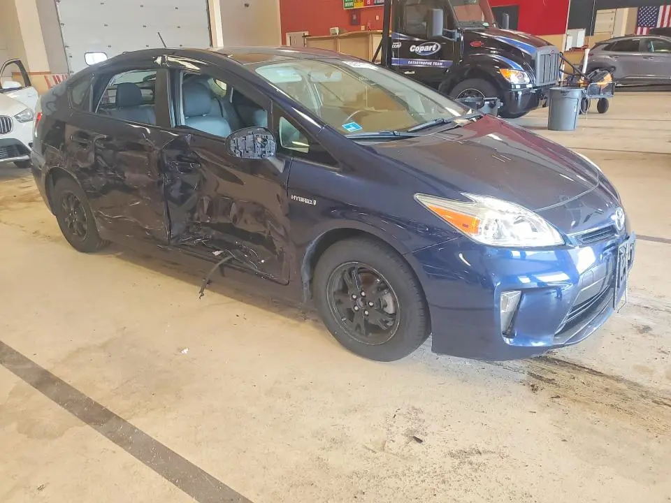 2015 TOYOTA PRIUS FOUR  