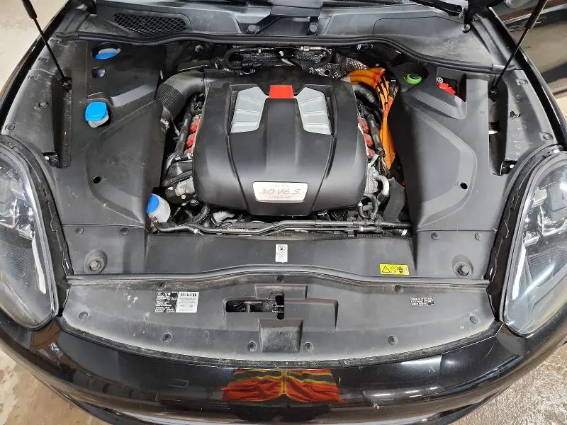 2016 PORSCHE CAYENNE SE HYBRID  