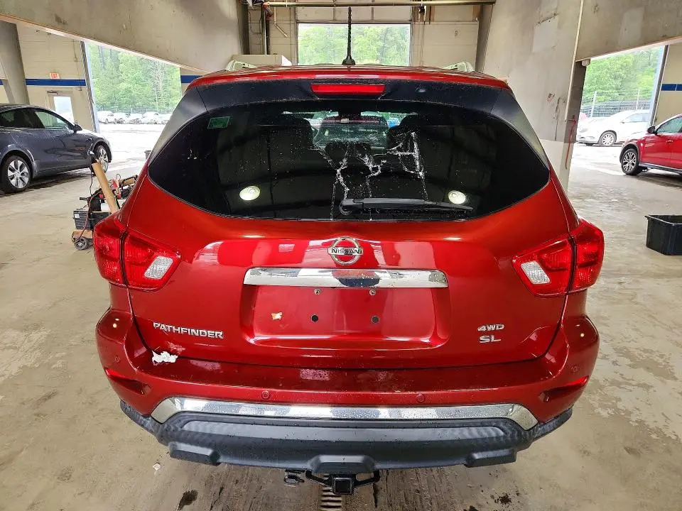 2017 NISSAN PATHFINDER SL  