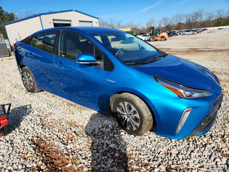 2021 TOYOTA PRIUS LE  