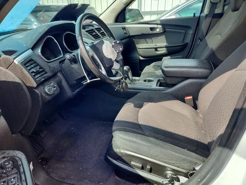 2010 CHEVROLET TRAVERSE LT  