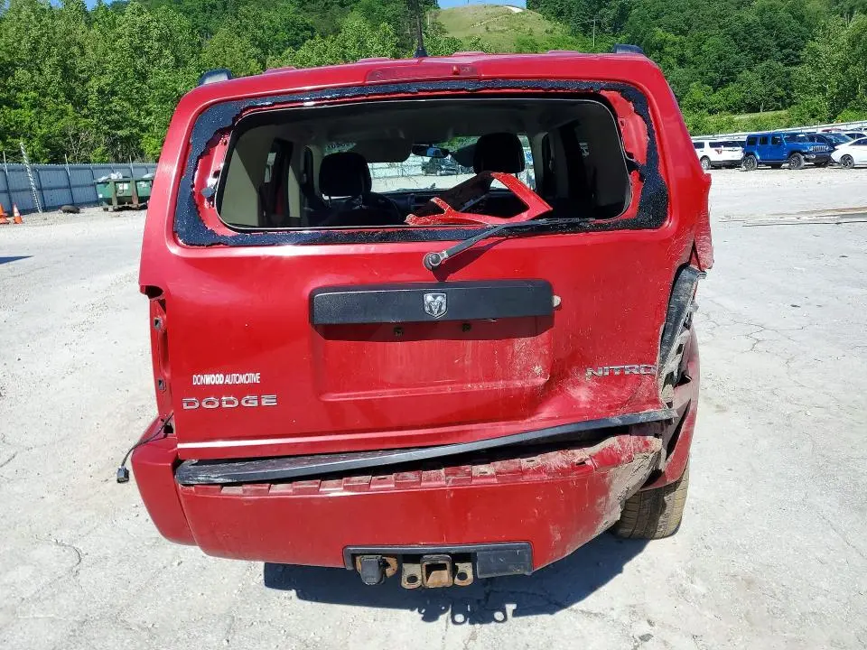 2011 DODGE NITRO SE  