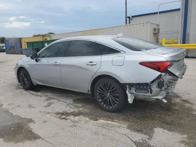 2020 TOYOTA AVALON XSE  