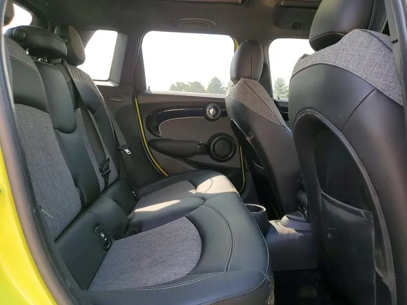 2024 MINI COOPER S  