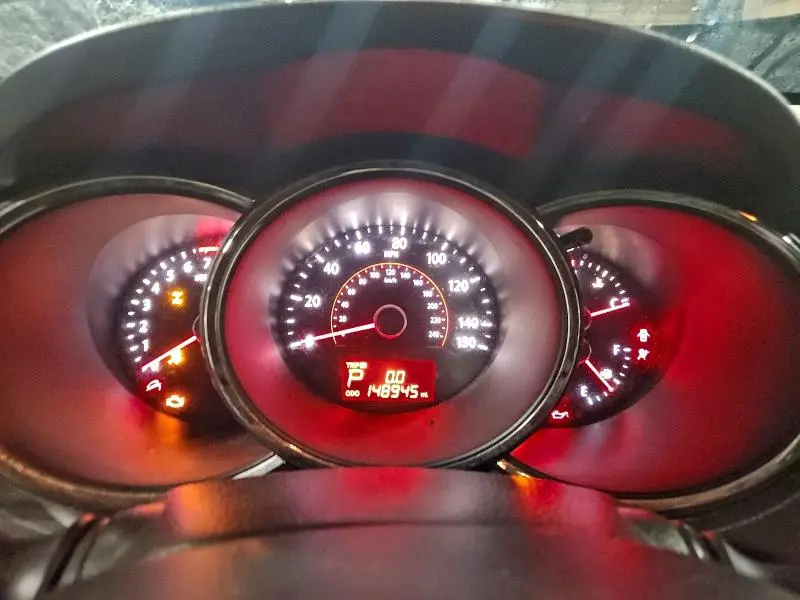 2011 KIA SORENTO BASE  