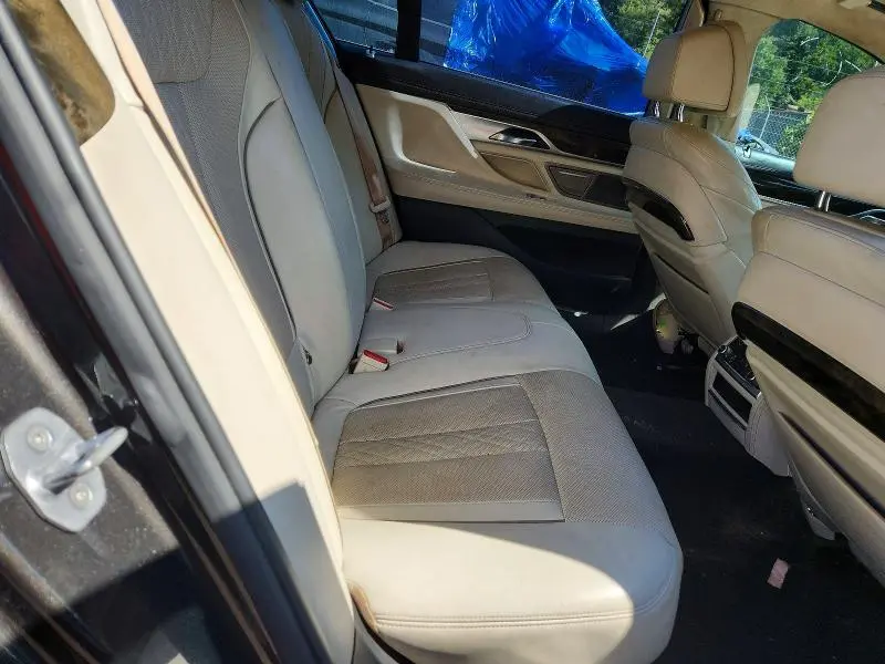 2016 BMW 750 XI  