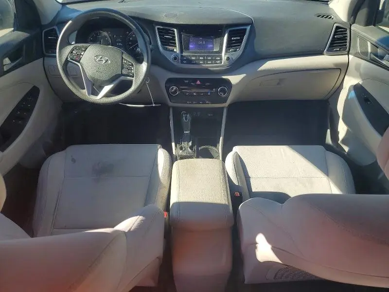 2018 HYUNDAI TUCSON SE  