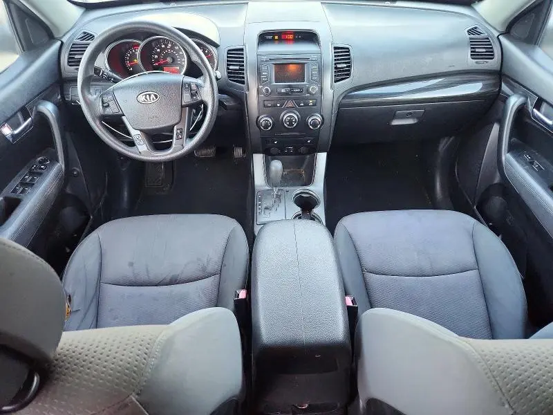 2013 KIA SORENTO LX  