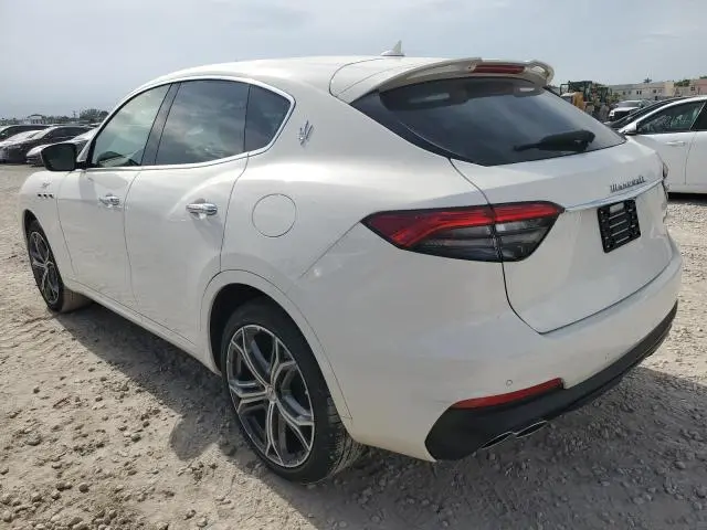 2022 MASERATI LEVANTE BASE  