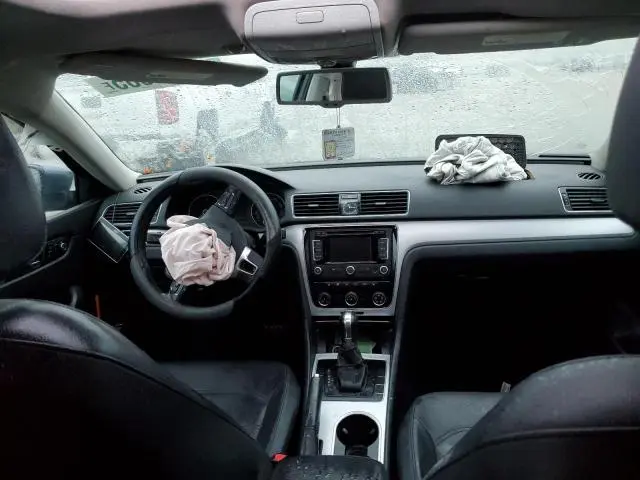2013 VOLKSWAGEN PASSAT SE  