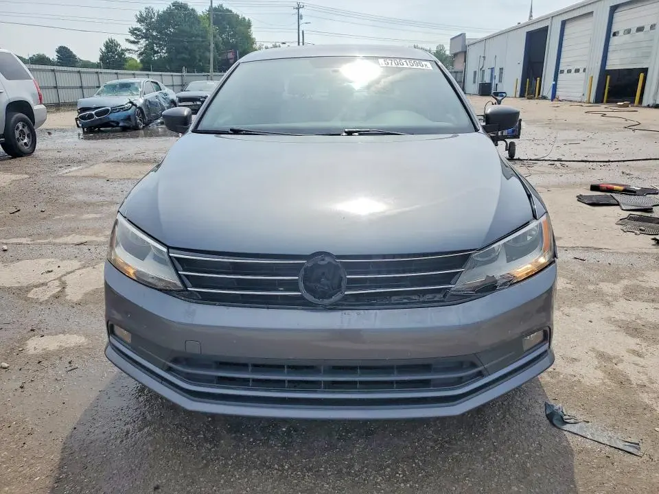 2016 VOLKSWAGEN JETTA SPORT  