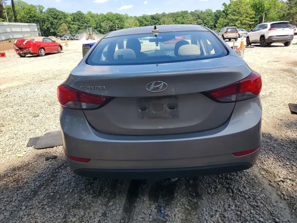 2016 HYUNDAI ELANTRA SE  