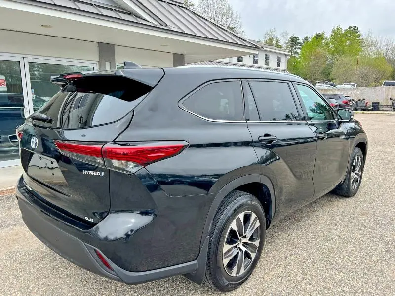 2021 TOYOTA HIGHLANDER HYBRID XLE  