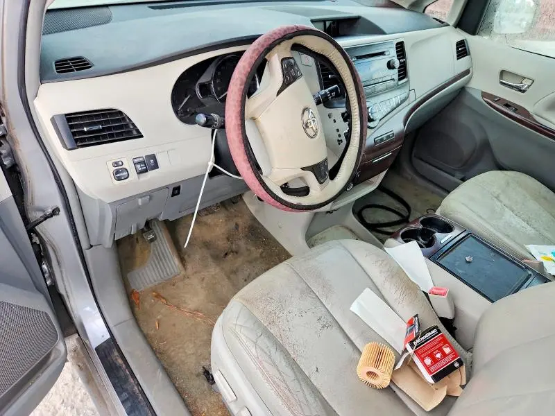 2012 TOYOTA SIENNA XLE 8-PASSENGER  