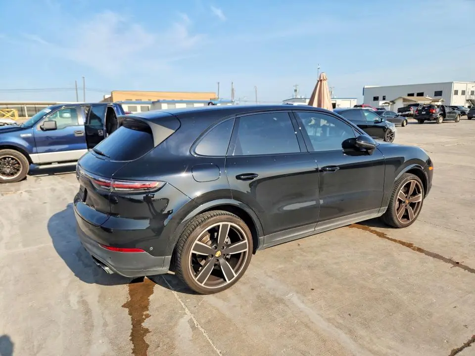 2022 PORSCHE CAYENNE   