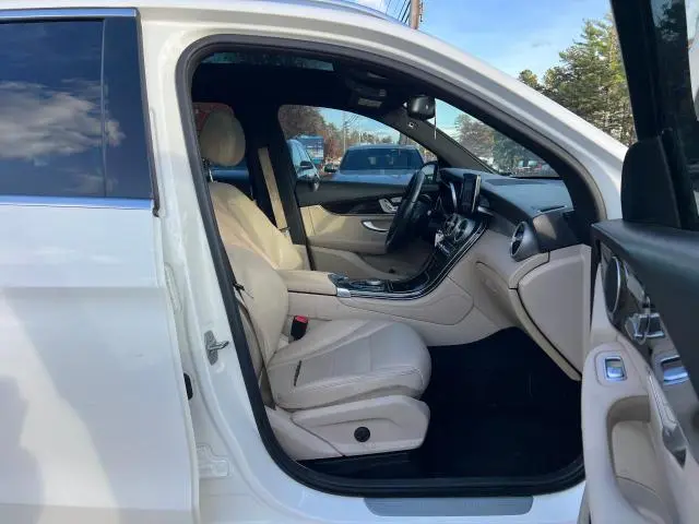 2017 MERCEDES-BENZ GLC 300  