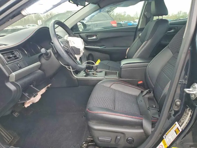 2015 TOYOTA CAMRY SE  