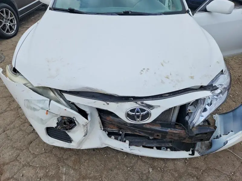 2011 TOYOTA CAMRY LE  