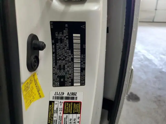 2012 TOYOTA SIENNA XLE  