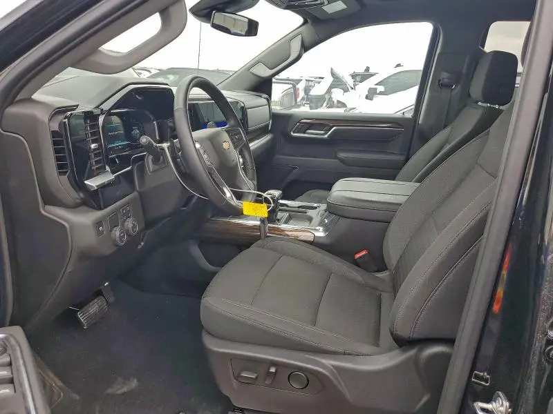 2025 CHEVROLET SILVERADO C1500 LT  