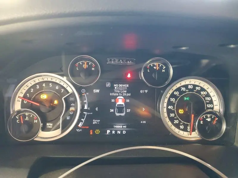 2016 RAM 1500 SLT  
