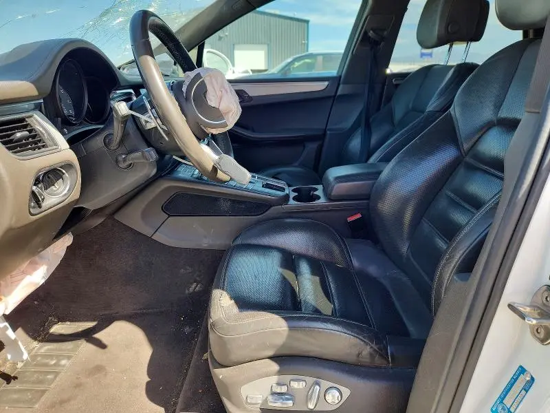 2016 PORSCHE MACAN S  