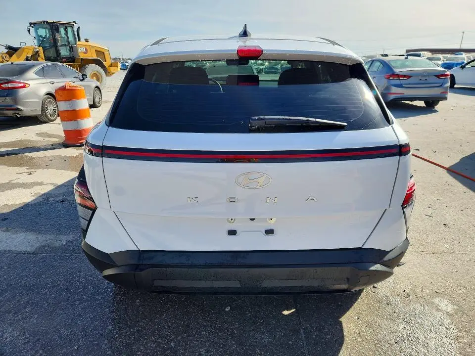 2026 HYUNDAI KONA SE  