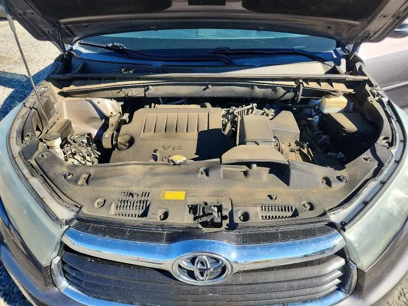 2015 TOYOTA HIGHLANDER LIMITED  
