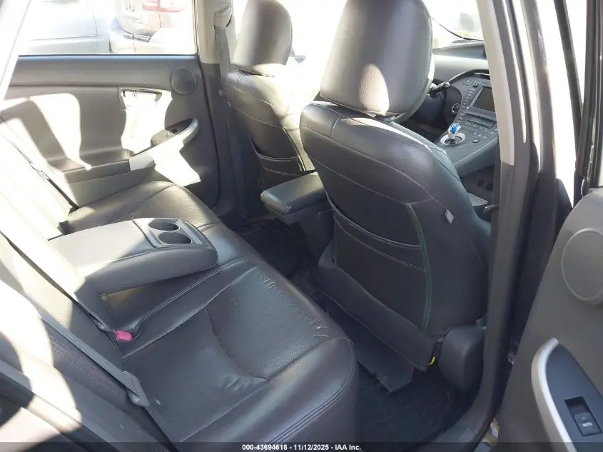 2010 TOYOTA PRIUS III