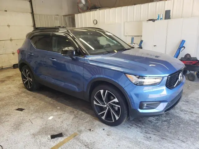 2021 VOLVO XC40 T5 R-DESIGN  