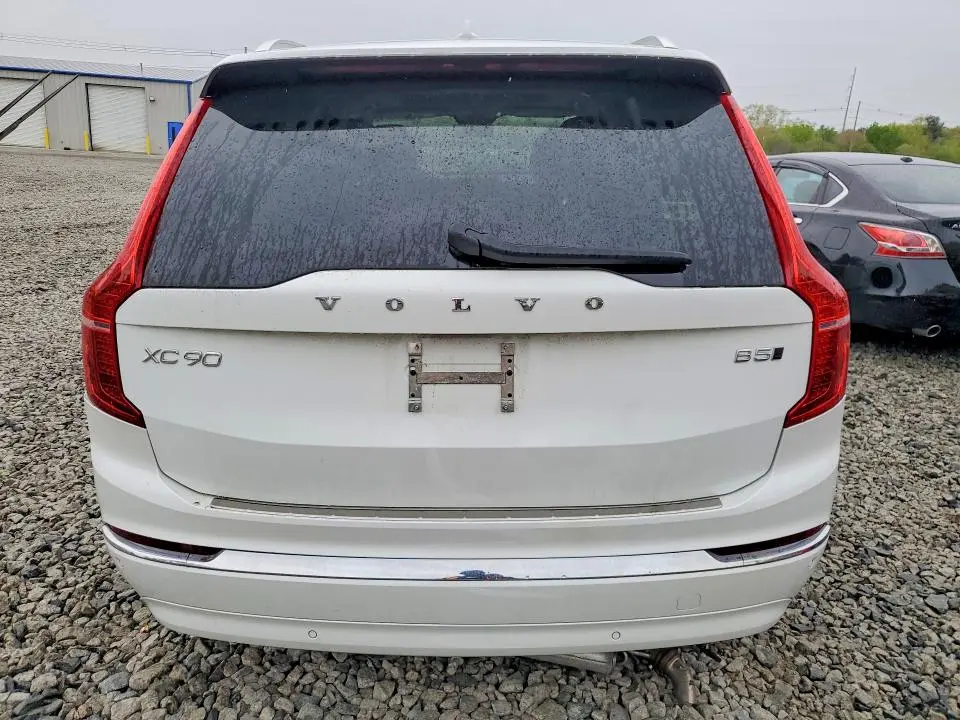 2023 VOLVO XC90 PLUS  
