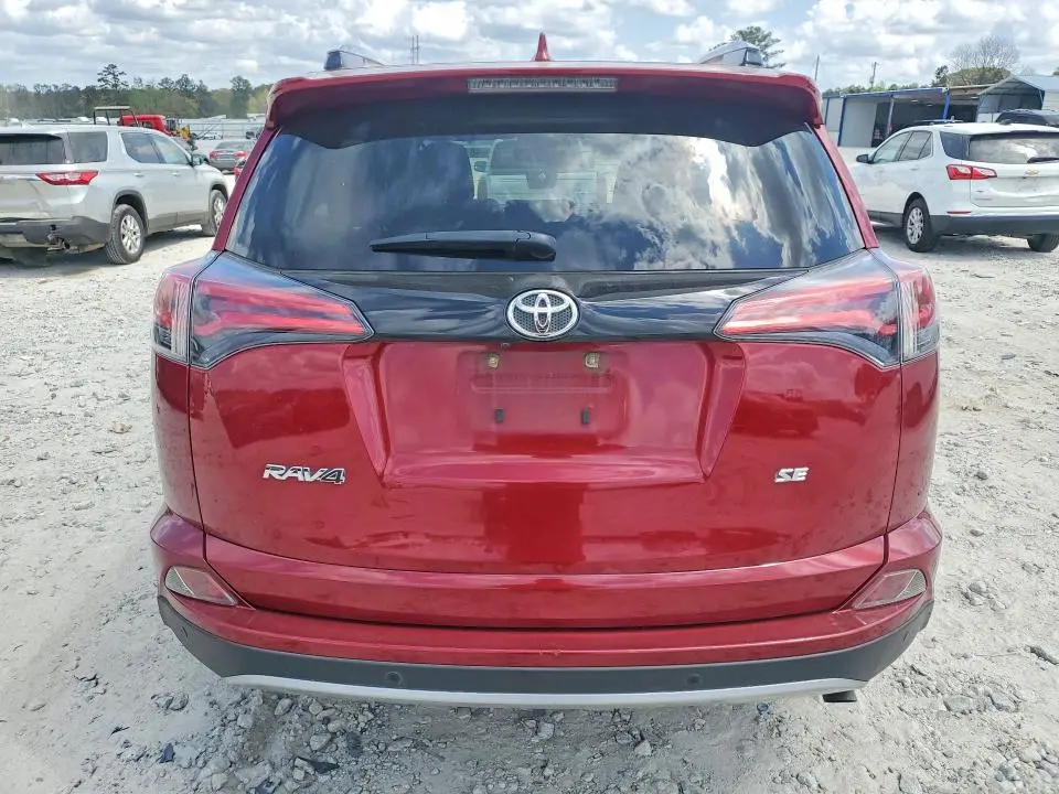 2018 TOYOTA RAV4 SE  