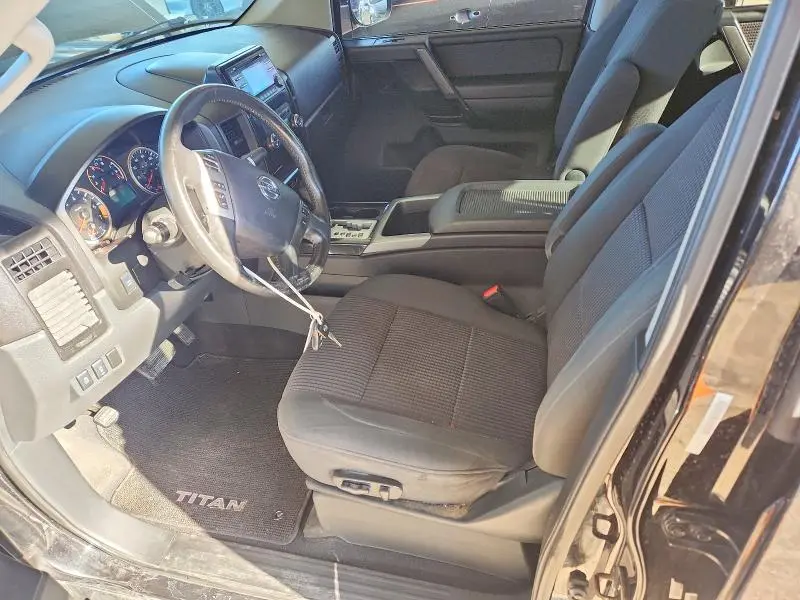 2014 NISSAN TITAN SV  