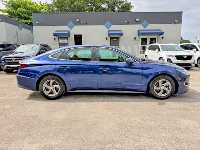 2021 HYUNDAI SONATA SE  
