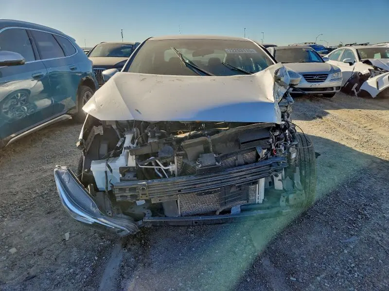 2023 NISSAN VERSA SV  