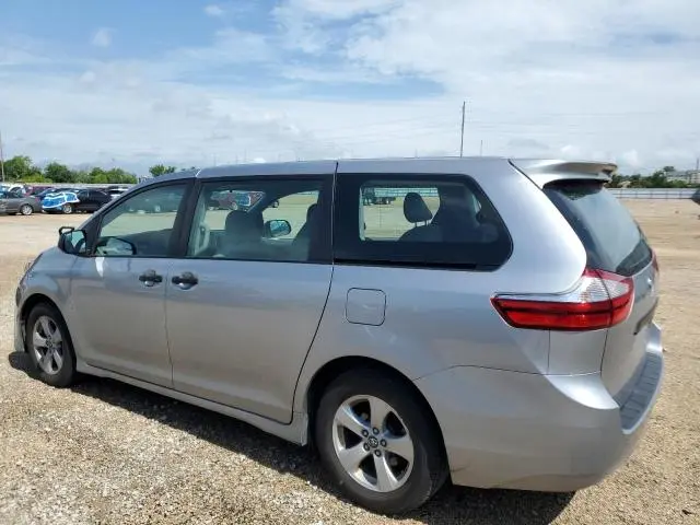 2018 TOYOTA SIENNA L  