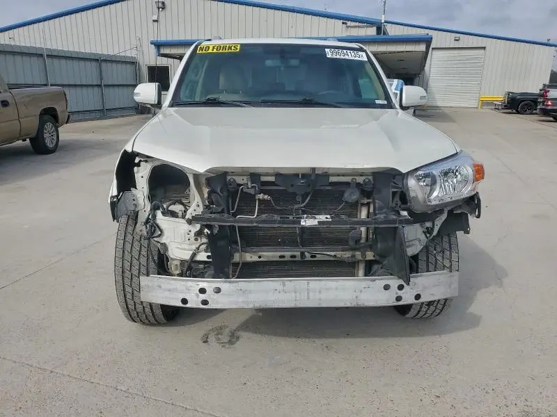 2010 TOYOTA 4RUNNER SR5  