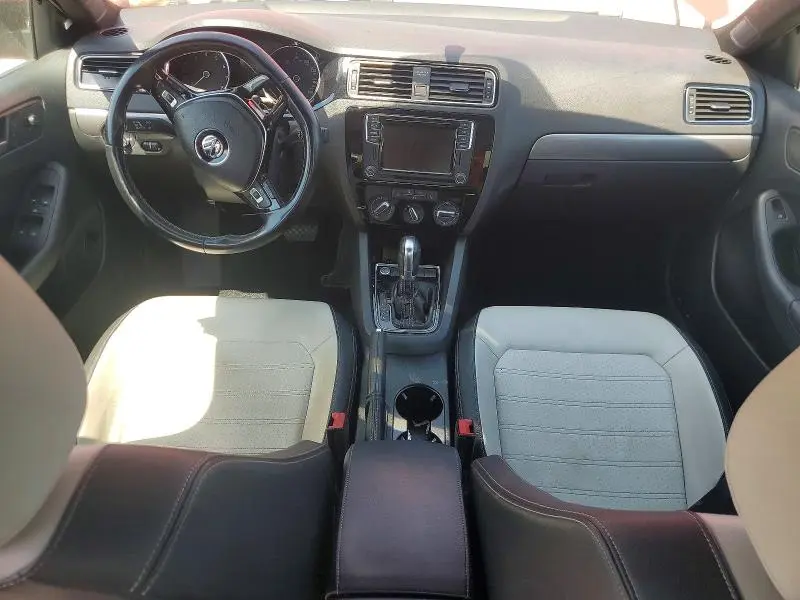 2016 VOLKSWAGEN JETTA SPORT  