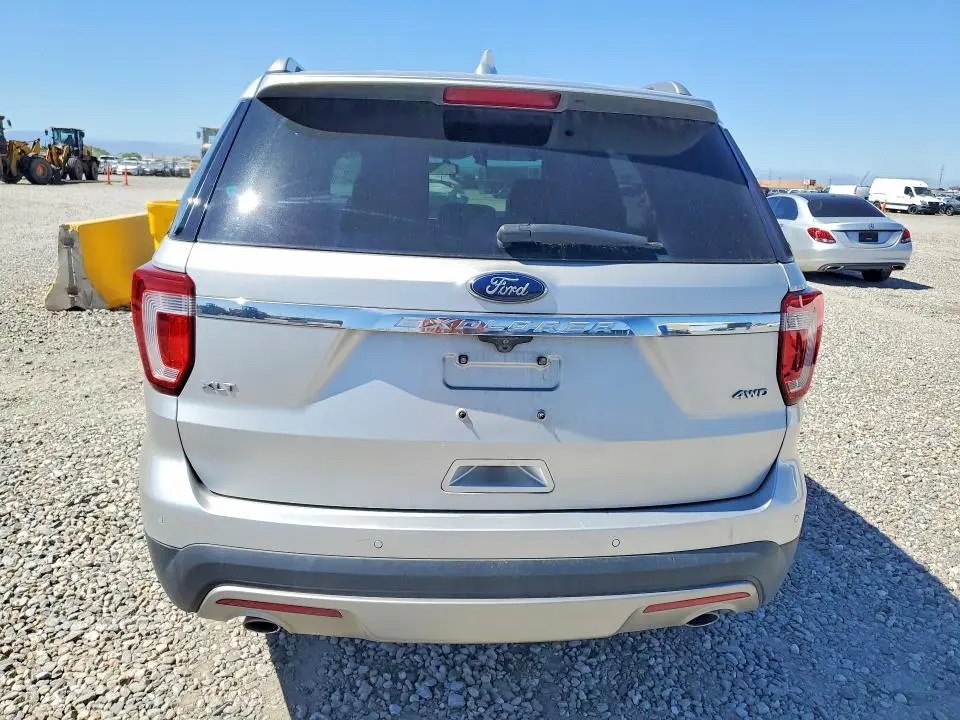 2017 FORD EXPLORER XLT  