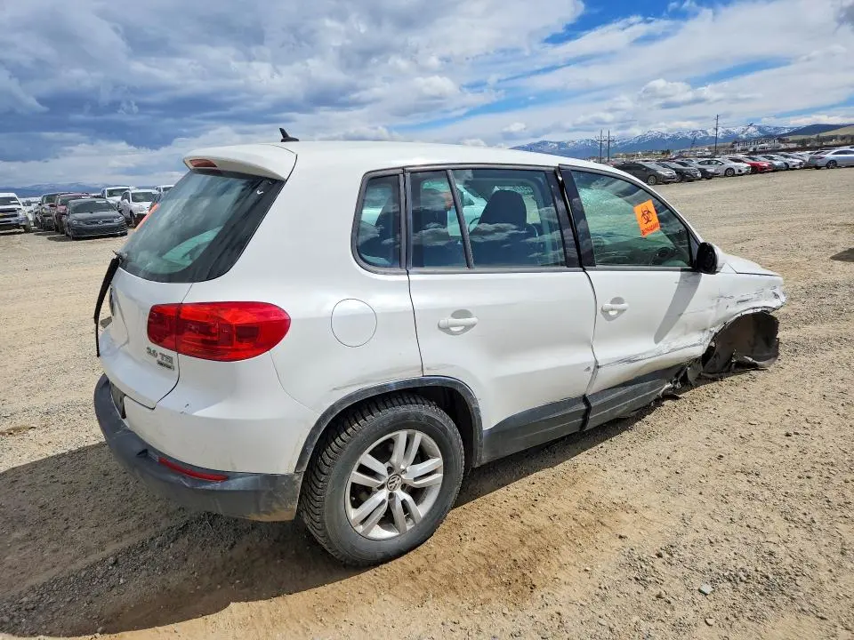 2013 VOLKSWAGEN TIGUAN S  