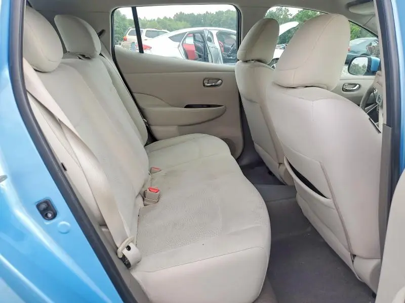 2015 NISSAN LEAF SV  